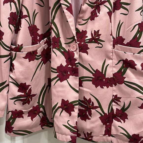 JustFab Single button floral blazer size 2X pink w/ floral pattern polyester - Picture 2 of 8